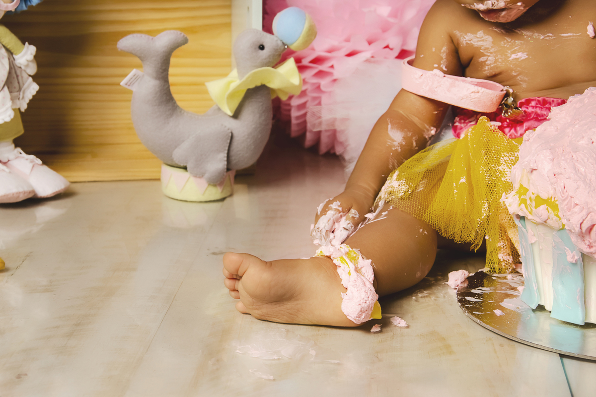 Ensaio smash the cake, ensaio bebê, fotógrafa em Niterói, smash the cake Niterói, smash the cake Rio de Janeiro, smash the cake São Goncalo, smash the cake temático, nossa casa petit, ensaio fotográfico, sessão fotográfica, circo rosa, splash