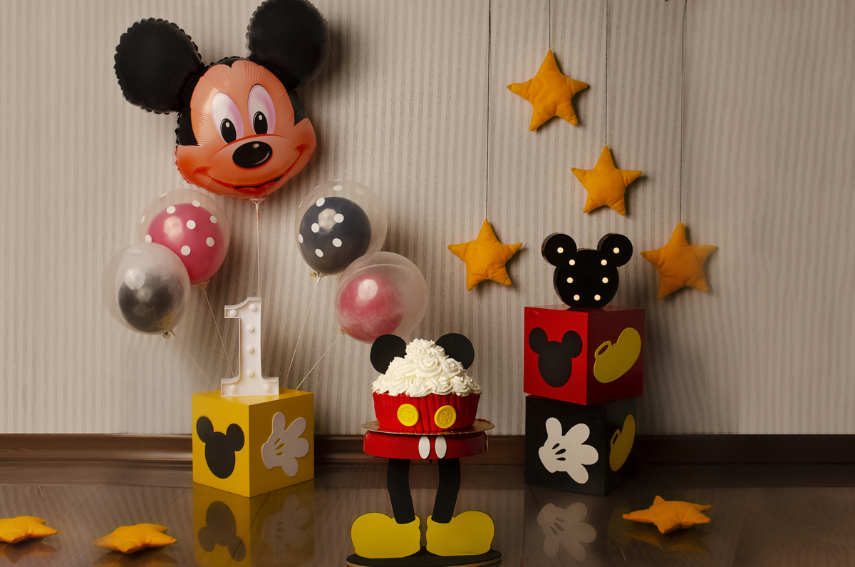 Ensaio smash the cake, ensaio bebê, fotógrafa em Niterói, smash the cake Niterói, smash the cake Rio de Janeiro, smash the cake São Goncalo, smash the cake temático, nossa casa petit, ensaio fotográfico, sessão fotográfica, circo do mickey, splash