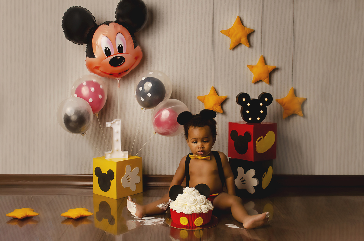 ke, ensaio bebê, fotógrafa em Niterói, smash the cake Niterói, smash the cake Rio de Janeiro, smash the cake São Goncalo, smash the cake temático, nossa casa petit, ensaio fotográfico, sessão fotográfica, mickey, splas