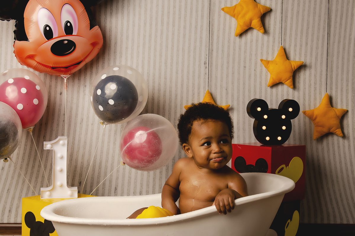 ke, ensaio bebê, fotógrafa em Niterói, smash the cake Niterói, smash the cake Rio de Janeiro, smash the cake São Goncalo, smash the cake temático, nossa casa petit, ensaio fotográfico, sessão fotográfica, mickey, splas