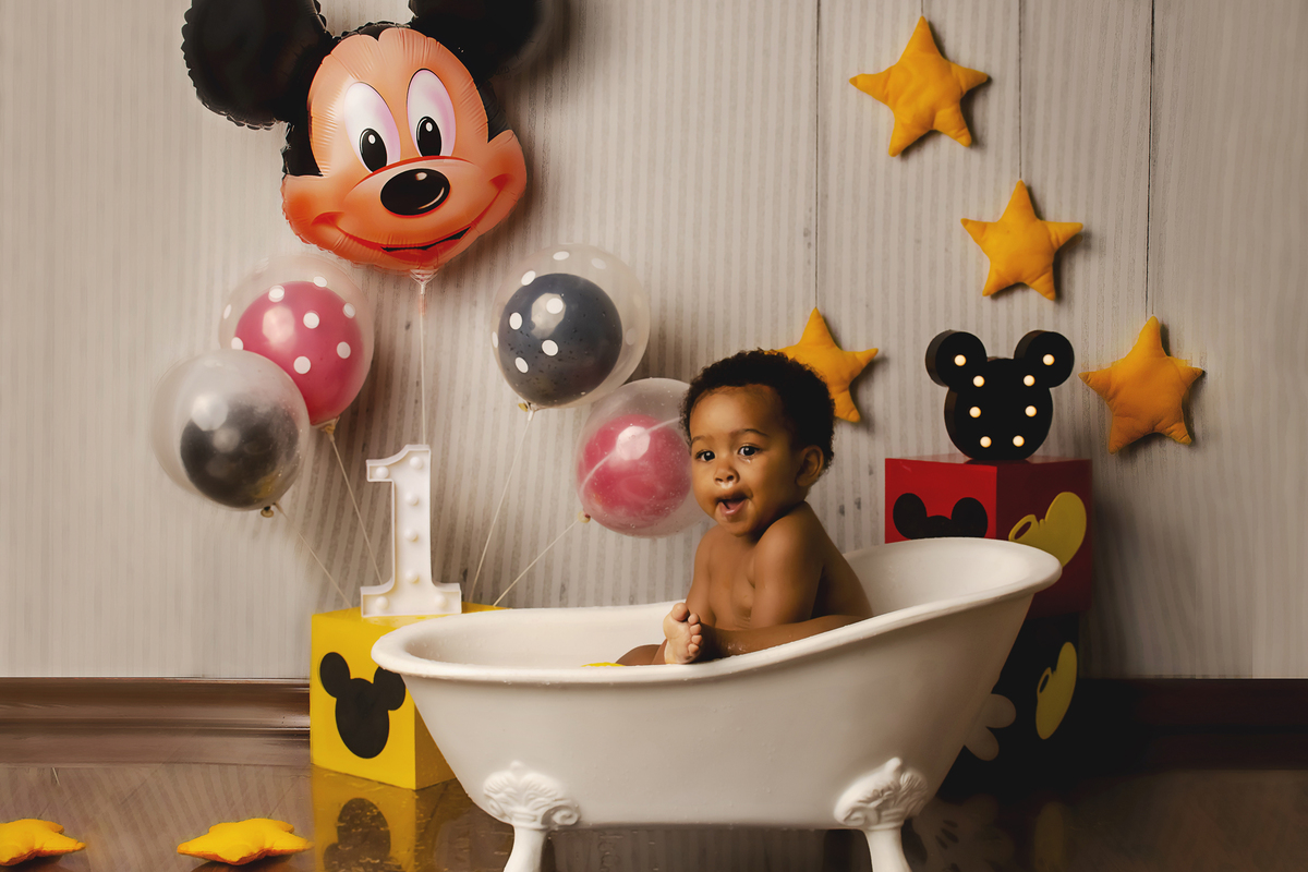 ke, ensaio bebê, fotógrafa em Niterói, smash the cake Niterói, smash the cake Rio de Janeiro, smash the cake São Goncalo, smash the cake temático, nossa casa petit, ensaio fotográfico, sessão fotográfica, mickey, splas