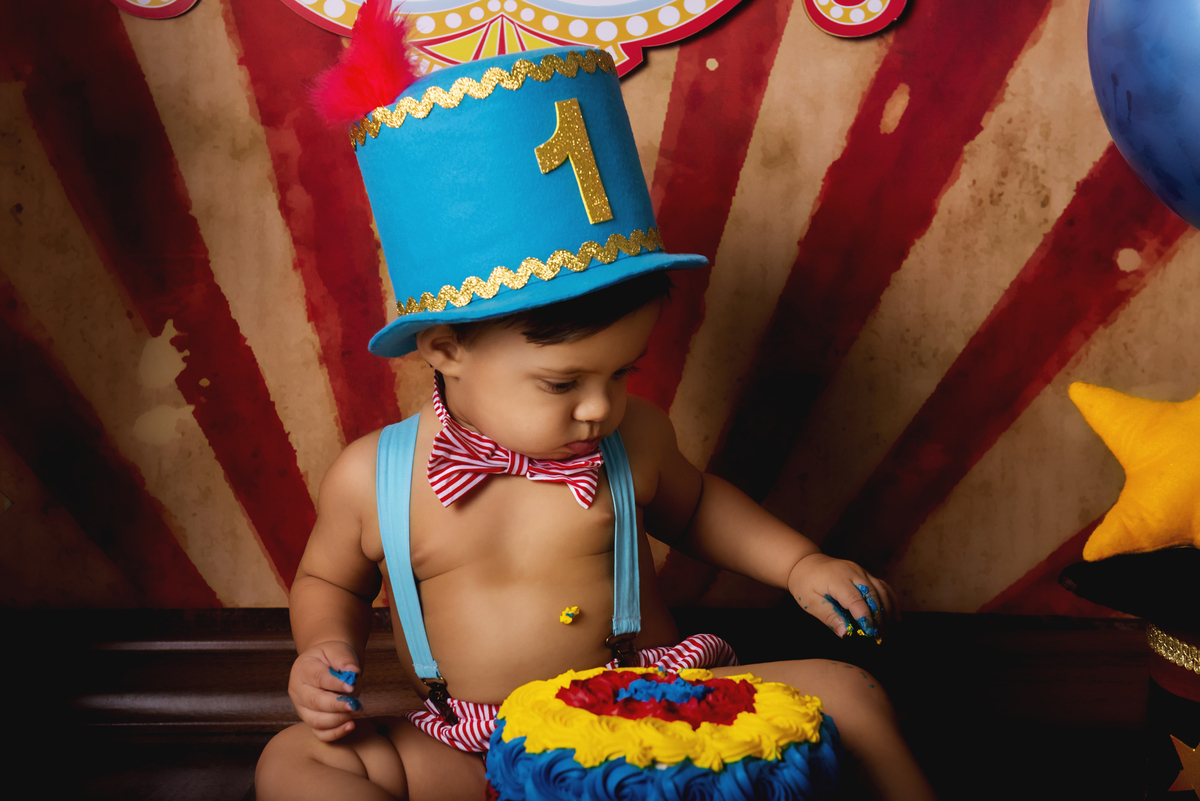 Ensaio smash the cake, ensaio bebê, fotógrafa em Niterói, smash the cake Niterói, smash the cake Rio de Janeiro, smash the cake São Goncalo, smash the cake temático, nossa casa petit, ensaio fotográfico, sessão fotográfica, circo tradicional, splash