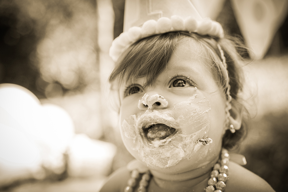 ensaio fotografico pre aniversário menina bebe infantil  book fotografia smash the cake tema realeza princesa rainha coroa saia de tule rosa closes retrato rio de janeiro niteroi são Gonçalo