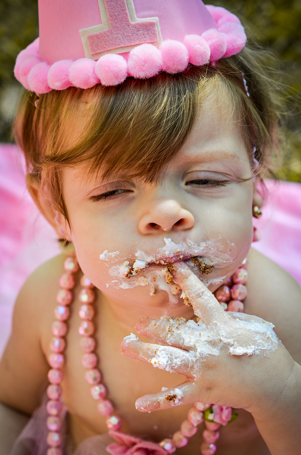 ensaio fotografico pre aniversário menina bebe infantil  book fotografia smash the cake tema realeza princesa rainha coroa saia de tule rosa closes retrato rio de janeiro niteroi são Gonçalo