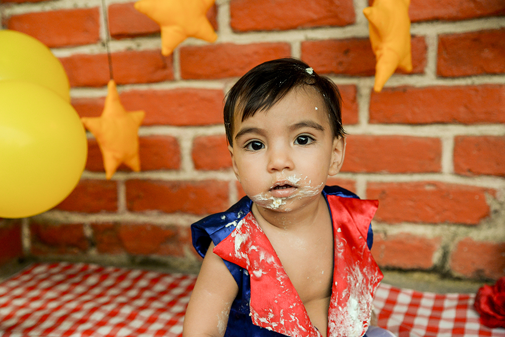 ensaio fotografico pre aniversário menino bebe infantil  book fotografia smash the cake tema pequeno príncipe picinic pos banho closes retrato rio de janeiro niteroi são Gonçalo