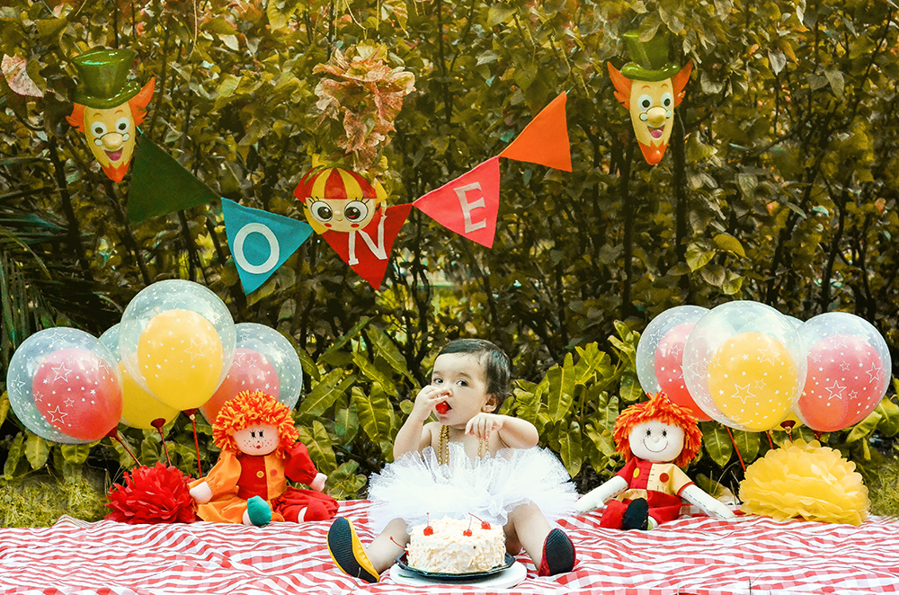 ensaio smash the cake esmagamento do bolo sessão fotográfica book fotográfico menina fotografia niteroi fotografo são Gonçalo sitio do pica pau amarelo decoração recife pernambuco cereja