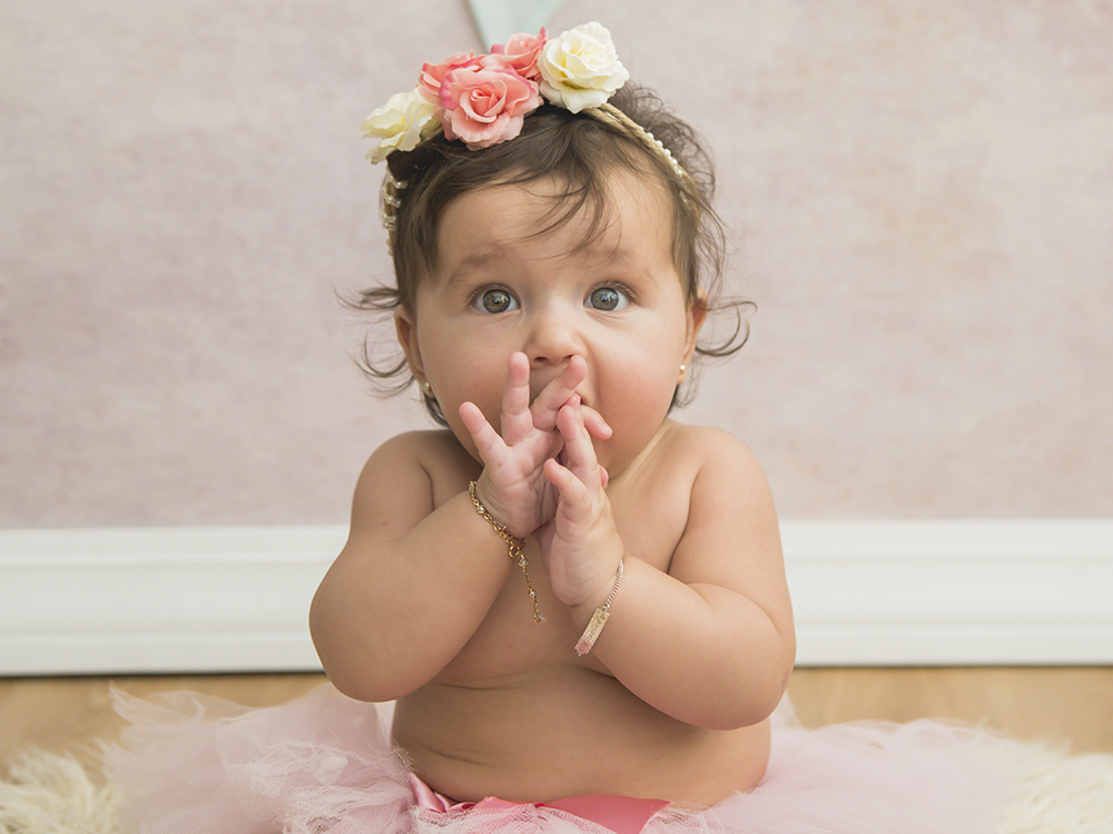 ensaio fotografico menina bebe criança infantil  book fotografia acompanhamento trimestral fofura flores bailarina closes retrato rio de janeiro niteroi são Gonçalo