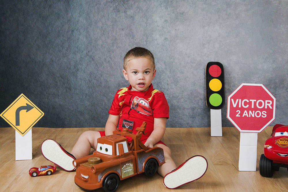 a kids infantil book fotográfico fotografia niteroi fotografo são Gonçalo carros temático tema decoração carrinho transito sinal placa