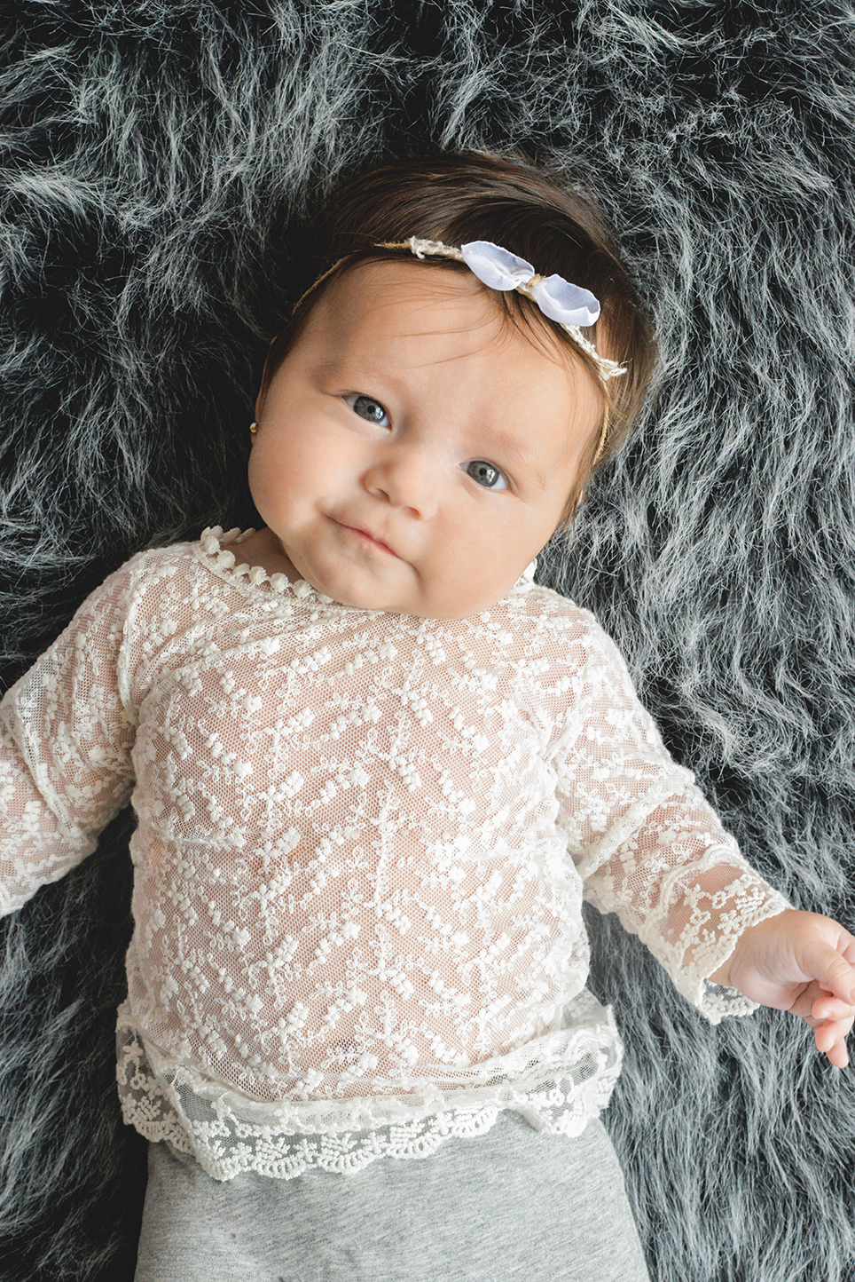 ensaio fotografico menina bebe criança infantil  book fotografia acompanhamento trimestral cestinho fofura closes retrato rio de janeiro niteroi são Gonçalo