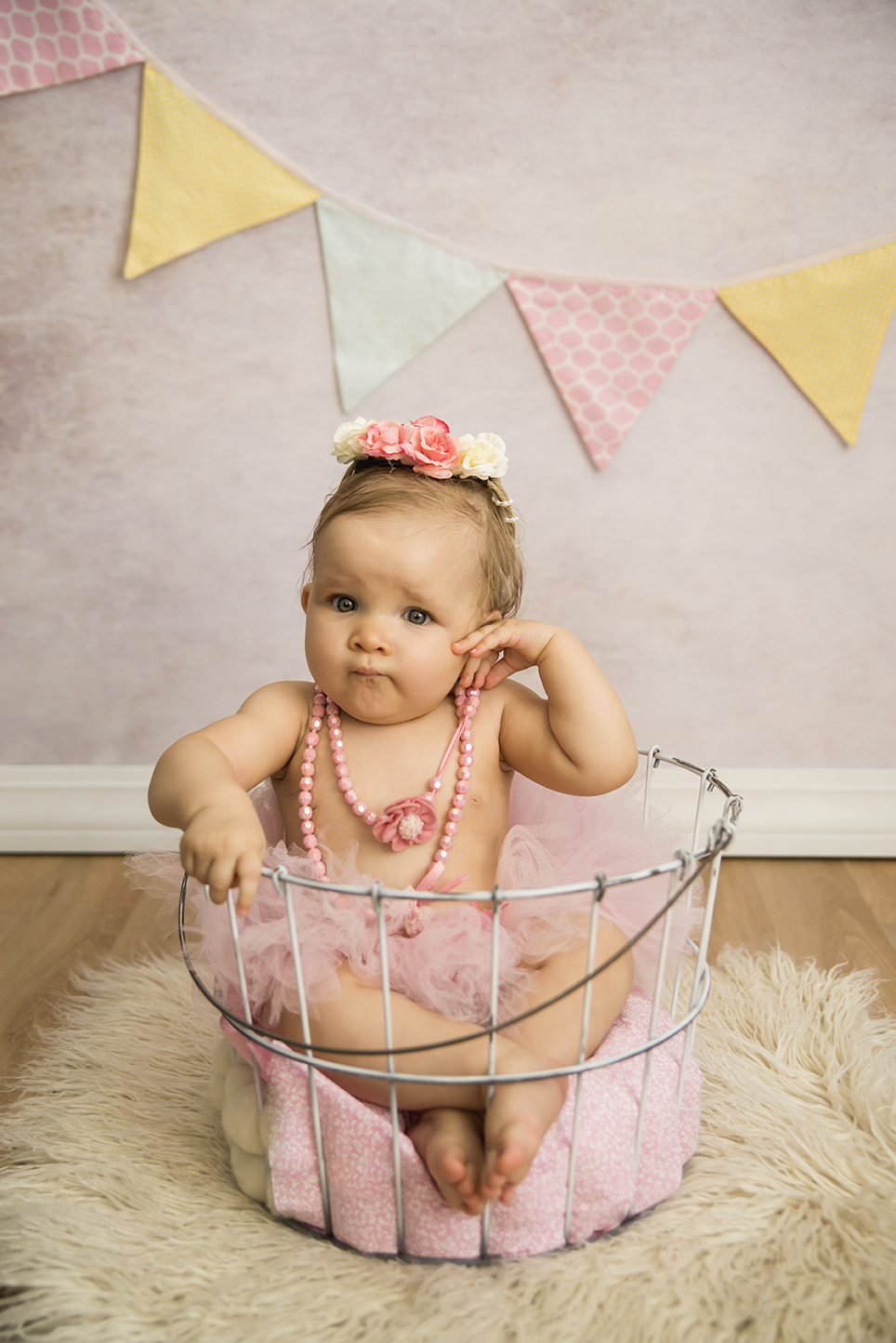 ensaio fotografico temático menina bebe infantil book fotografia bailarina saia de tule cestinho bandeirinhas rosa rio de janeiro niteroi são Gonçalo