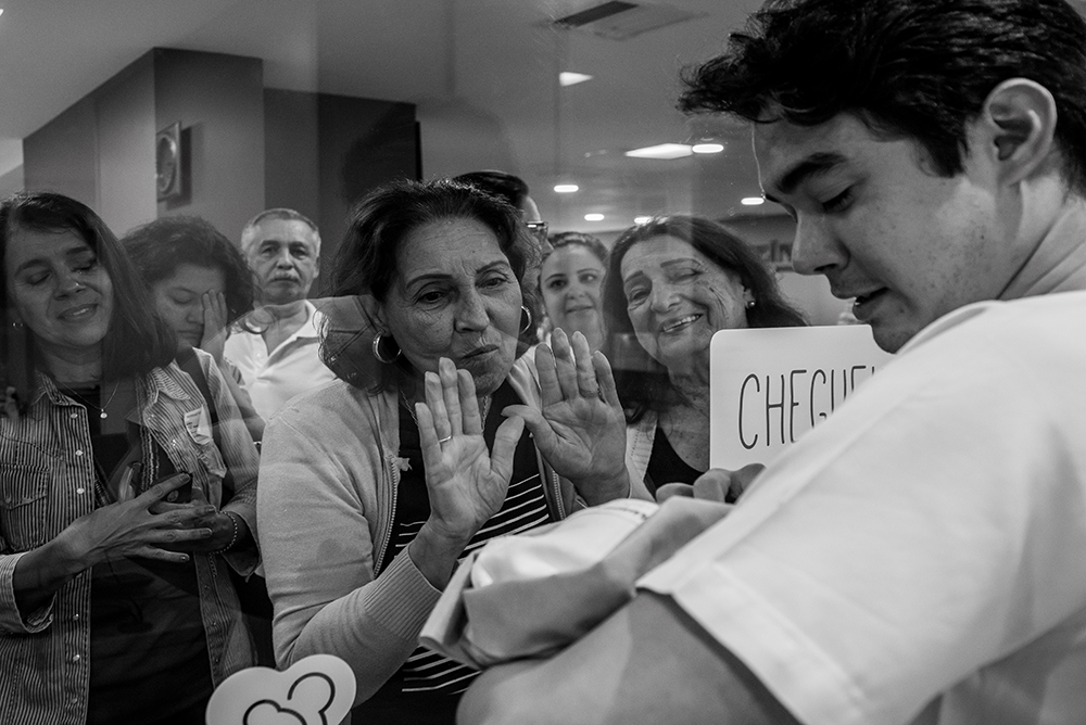 Cobertura fotográfica de parto nascimento cesárea parto normal parto humanizado maternidade menina recém nascida mãe pai obstetra sala de parto niteroi rio de janeiro são Gonçalo