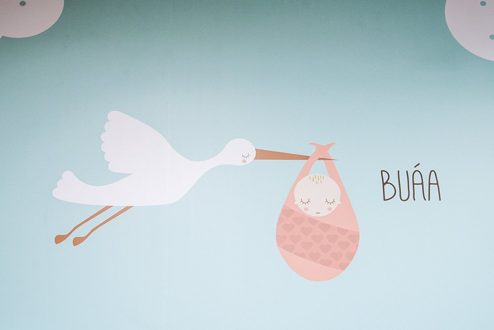 Cobertura fotográfica de parto nascimento cesárea parto normal parto humanizado maternidade menina recém nascida mãe pai obstetra sala de parto niteroi rio de janeiro são Gonçalo