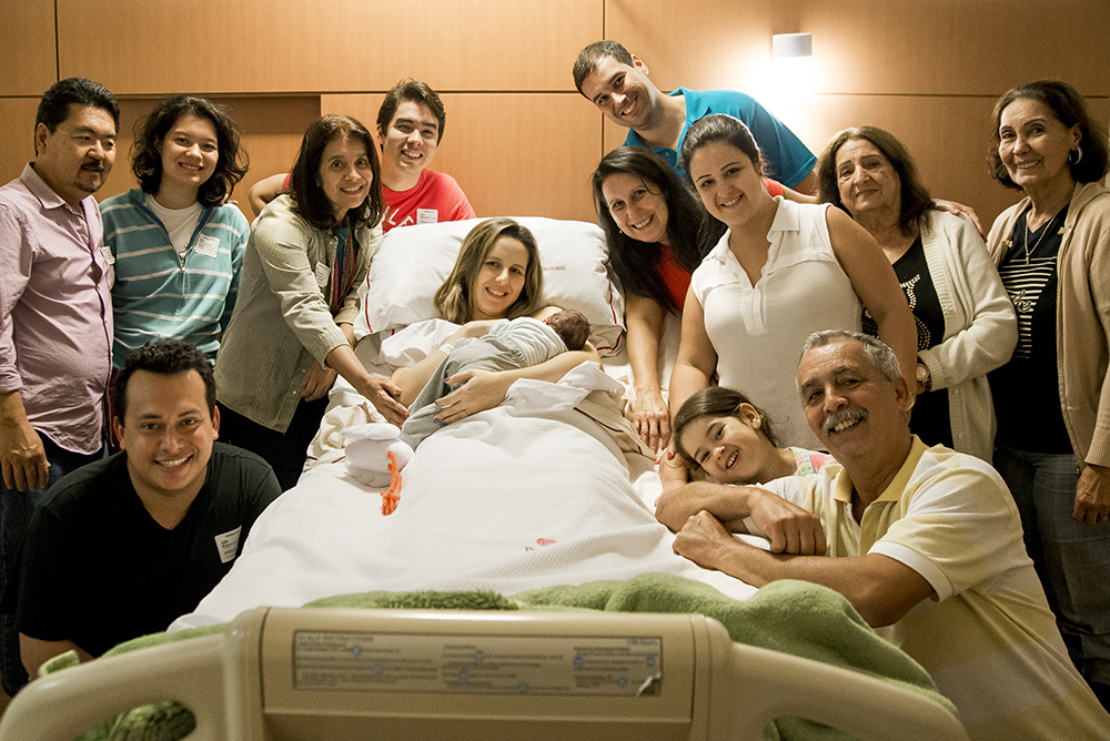 Cobertura fotográfica de parto nascimento cesárea parto normal parto humanizado maternidade menina recém nascida mãe pai obstetra sala de parto niteroi rio de janeiro são Gonçalo