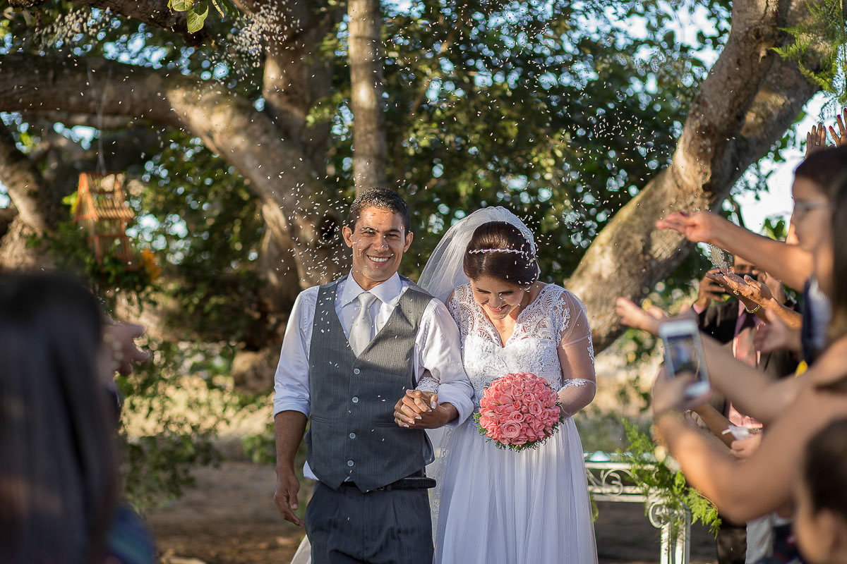 casal shirlei e dario casando embaixo do cajueiro
