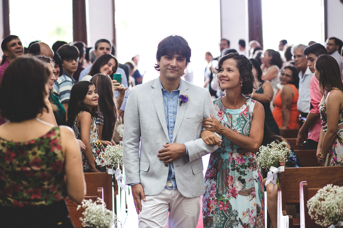 entrada do noivo e mãe no casamento em recife PE