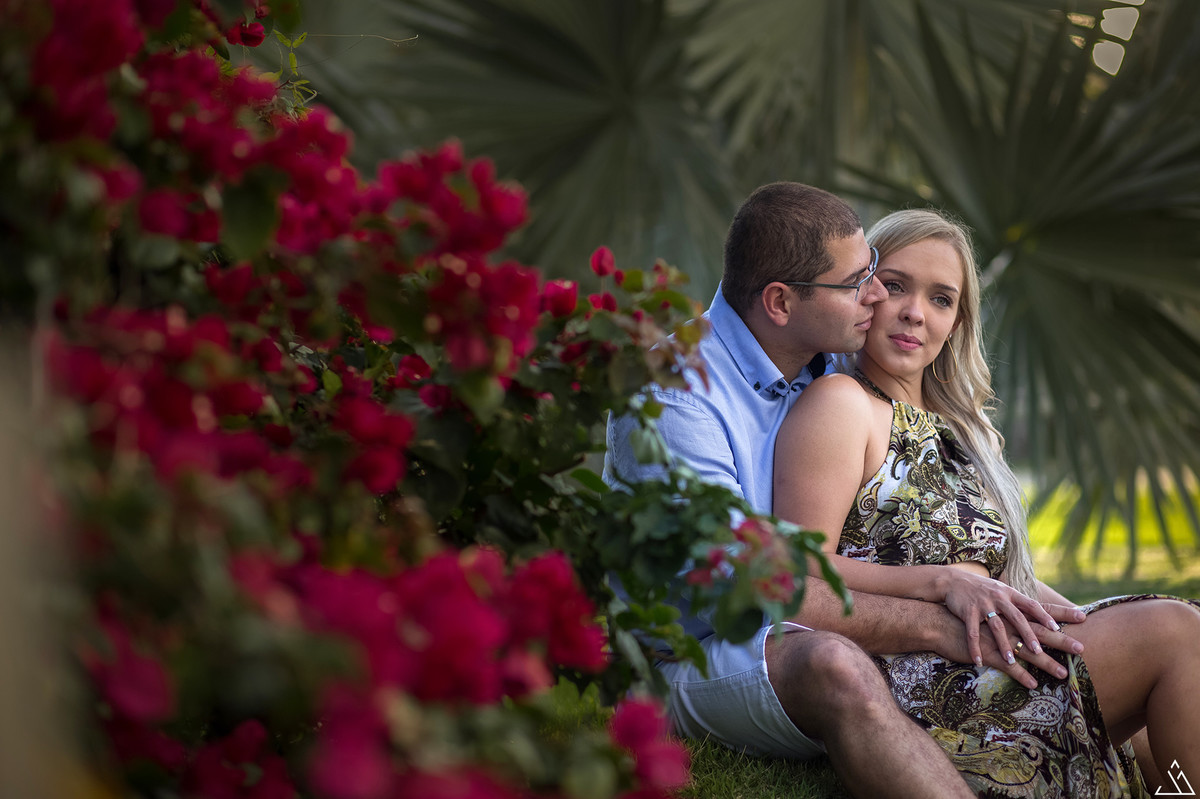 casal mayara e sergio ensaio de pré casamento feito na praia de carneiros em pernambuco