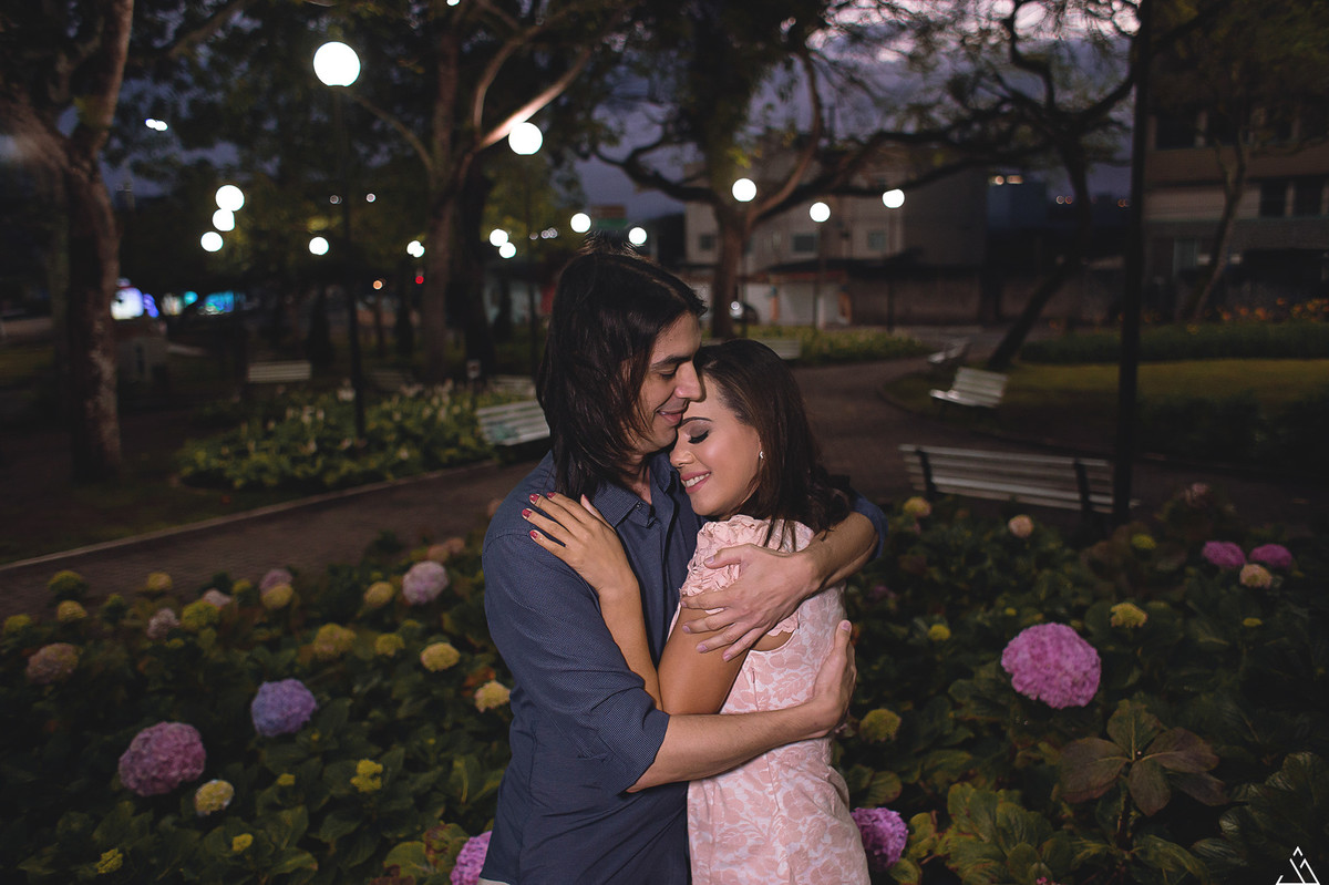 ensaio de pré casamento do casal camila e ronio feito em garanhuns por jessica mendes fotografia. fotógrafo de casamento. fotógrafo de casal.