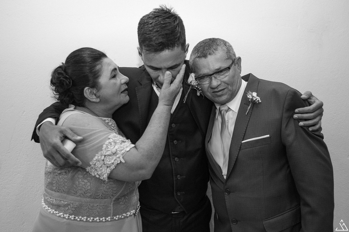 Jesscia Mendes Fotografia. noivos e seus pais.