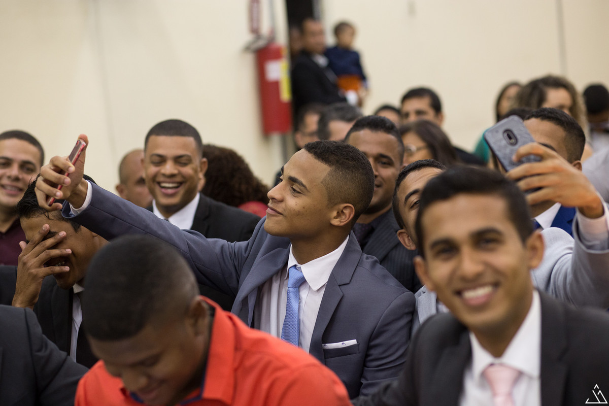 Jesscia Mendes Fotografia. selfie dos convidados na cerimônia de casamento.