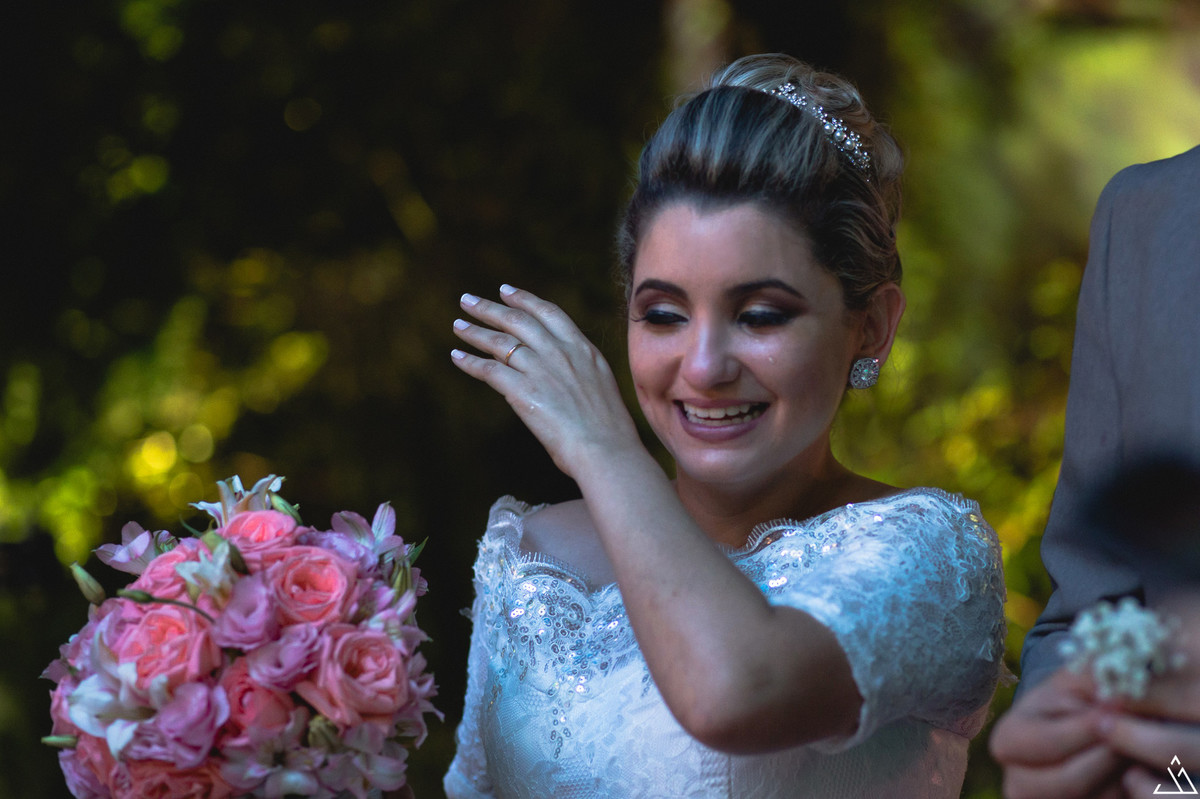 Fotógrafo de casamento em caruaru, recife, pernambuco. Jessica mendes fotografia. Casamento Ithala e Rafael. noiva chorando
