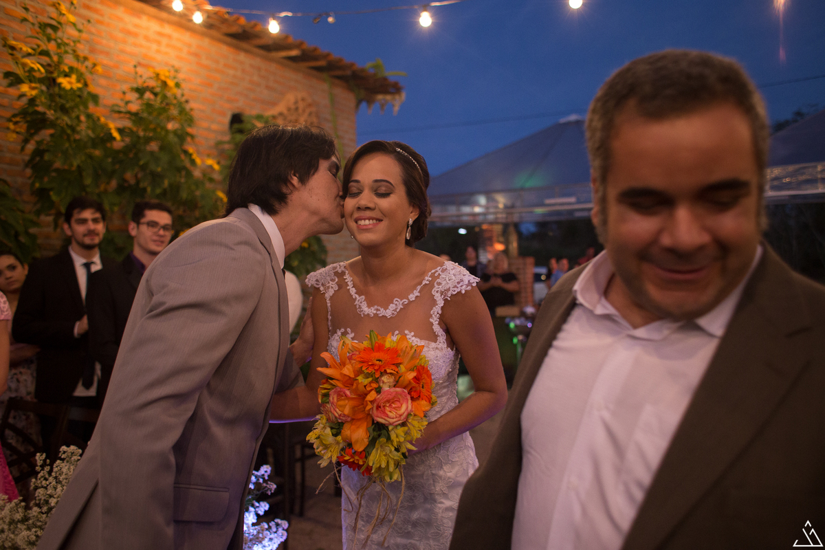 Fotógrafo de casamento. Jessica mendes fotografia. Fotos do casamento de dia. comedoria mulheres de fibra. alto do moura -pe.