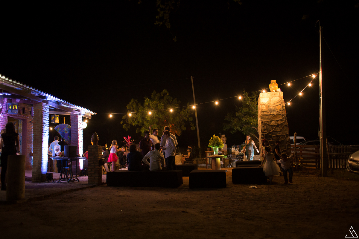 Fotógrafo de casamento. Jessica mendes fotografia. Fotos do casamento de dia. comedoria mulheres de fibra. alto do moura -pe.