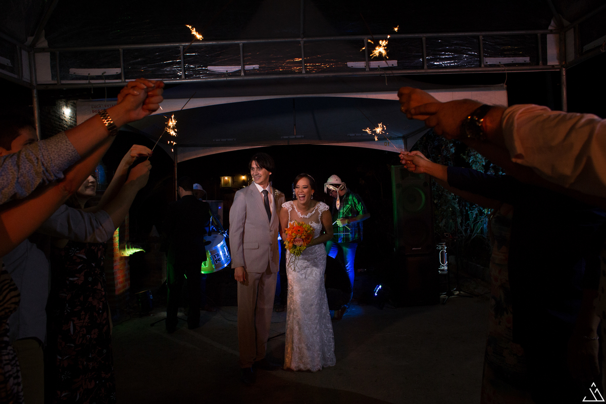 Fotógrafo de casamento. Jessica mendes fotografia. Fotos do casamento de dia. comedoria mulheres de fibra. alto do moura -pe.