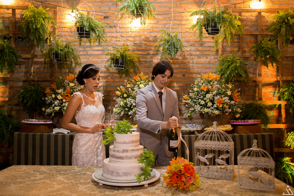 Fotógrafo de casamento. Jessica mendes fotografia. Fotos do casamento de dia. comedoria mulheres de fibra. alto do moura -pe.