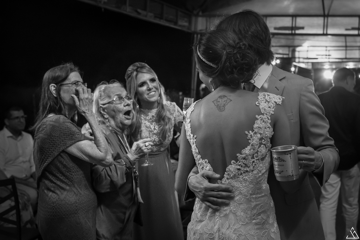 Fotógrafo de casamento. Jessica mendes fotografia. Fotos do casamento de dia. comedoria mulheres de fibra. alto do moura -pe.