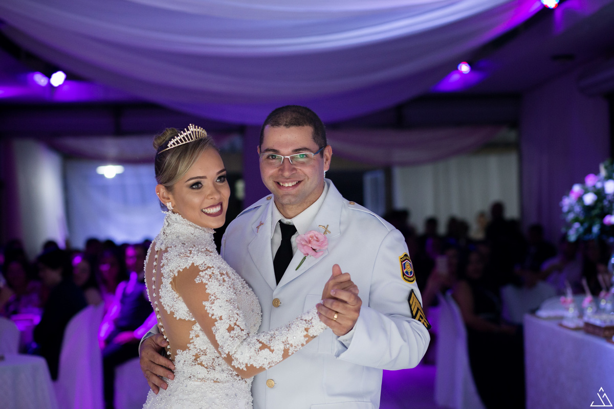 festa de casamento. Jessica mendes fotografia. valsa dos noivos