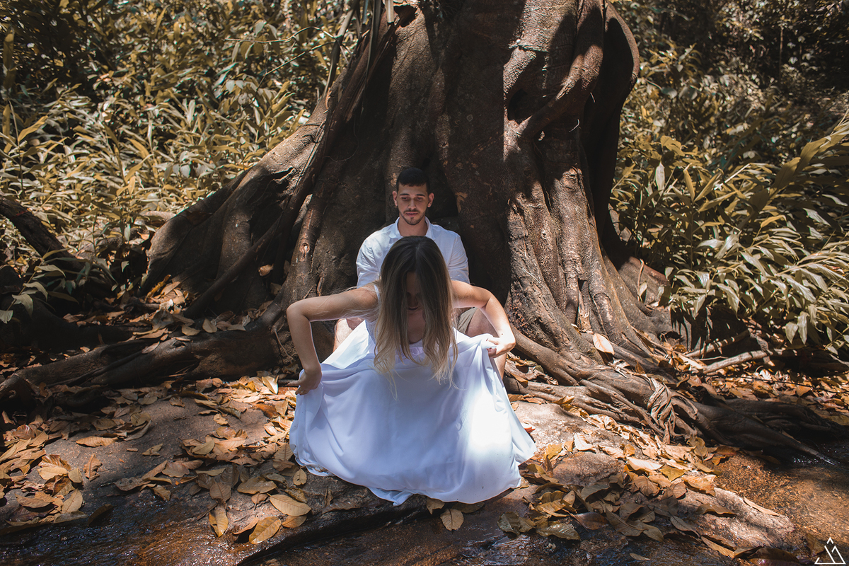 Jessica Mendes fotografia. Ensaio de pré casamento. Fotos do casal Cinthia e Eberthon nas cachoeiras de Bonito - PE. 