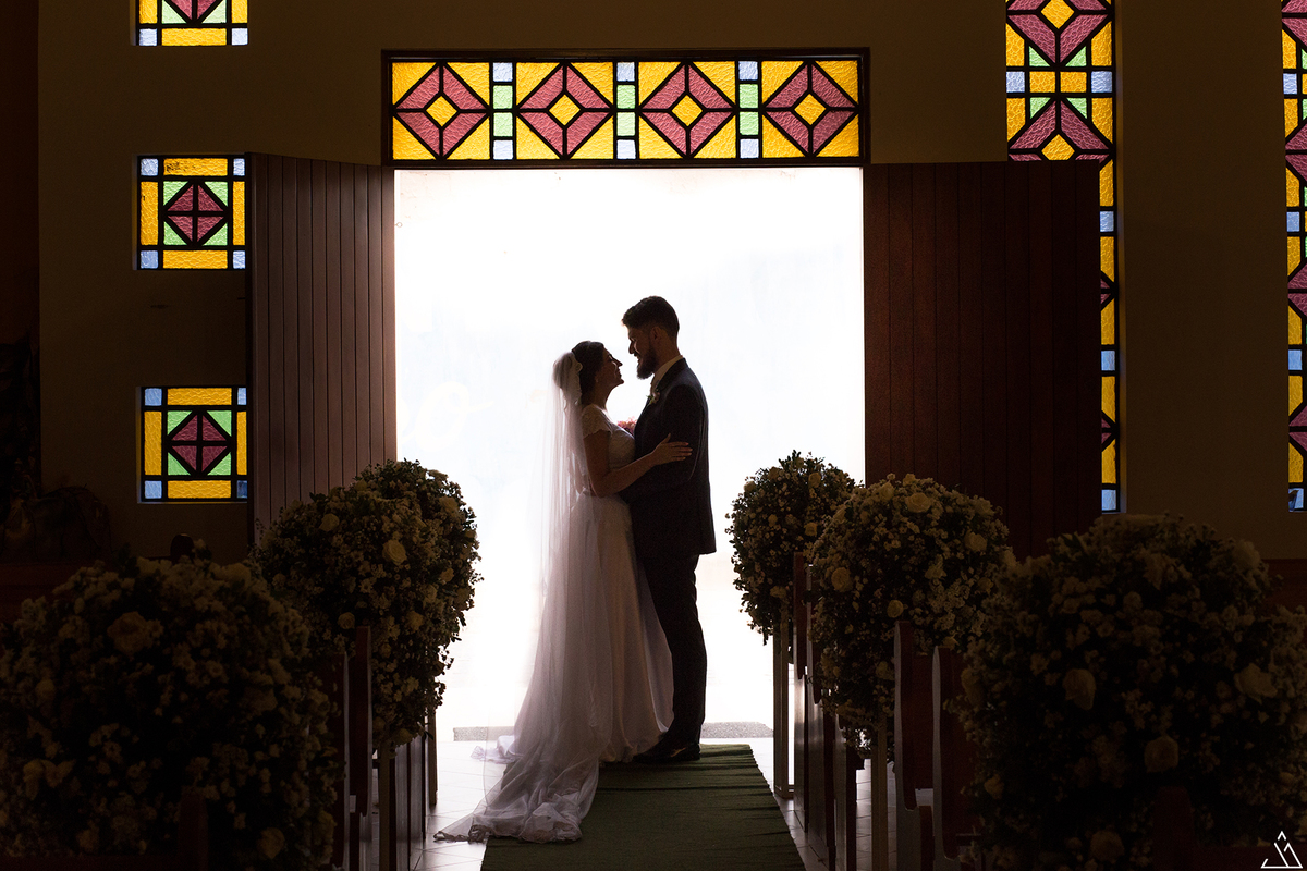 Casamento de dia na igreja católica. Jessica Mendes fotografia de casamento. 