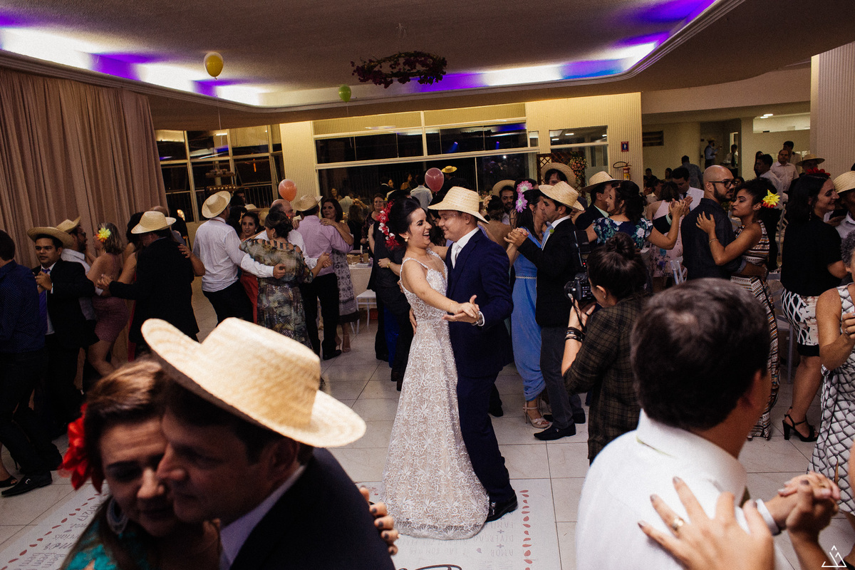 Jessica Mendes fotografia de casamento bárbara e itaguaraci. Fotógrafo de casamento em Pernambuco. Caruaru Recife.  AABB
