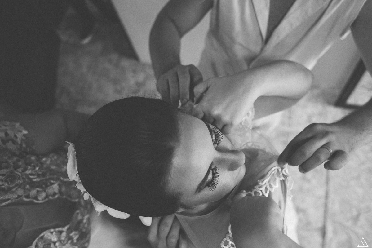 Jessica Mendes fotografia de casamento bárbara e itaguaraci. Fotógrafo de casamento em Pernambuco. Caruaru Recife. noiva vestindo vestido