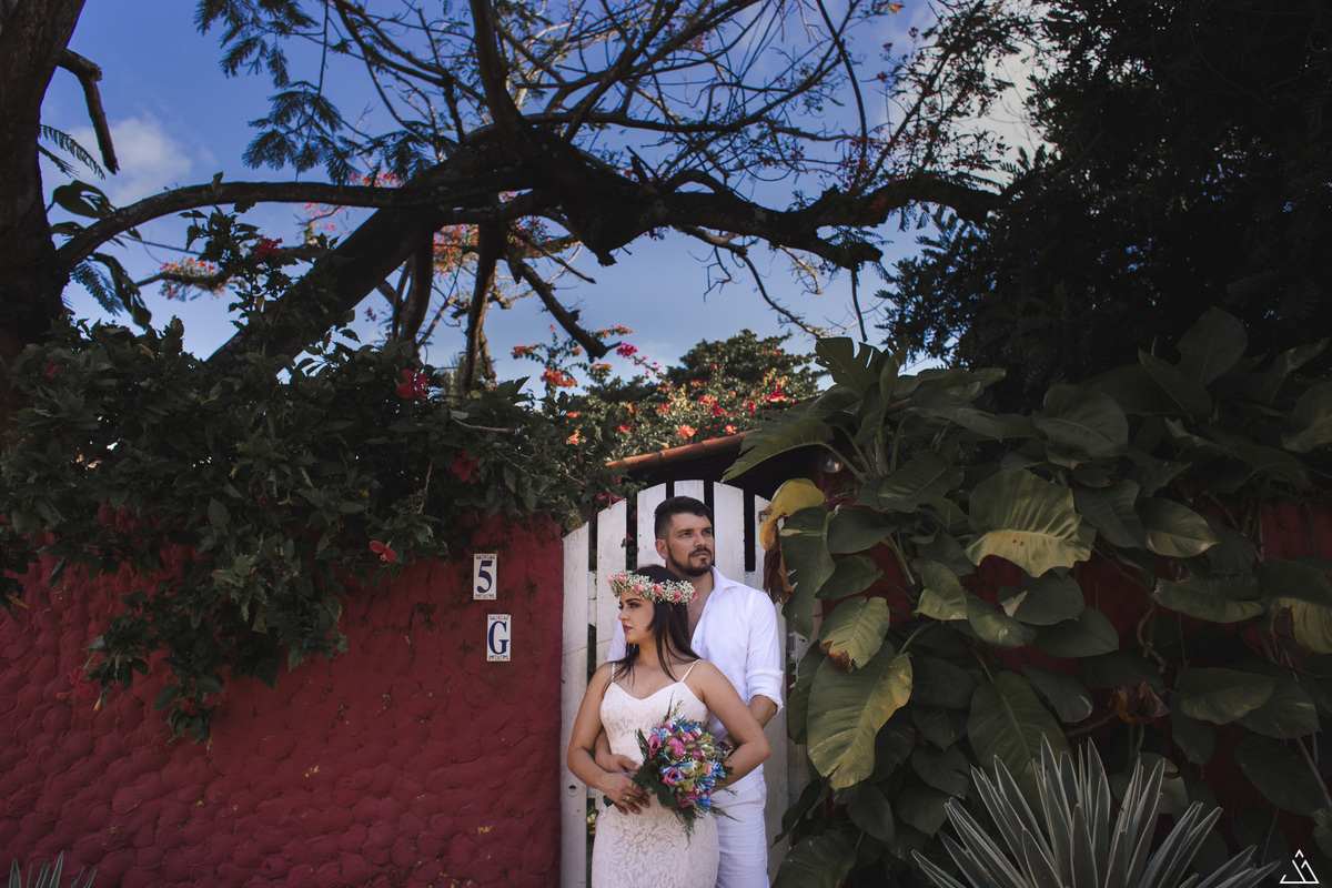 ensaio de pré casameno na praia de Porto de Galinha, Pernambuco. Fotógrafa profissional de casamentos Jessica mendes fotografia faz ensaio na praia com Casal Jordanna e Arnaldo no mês de março. Pre wedding. fotos de casal.