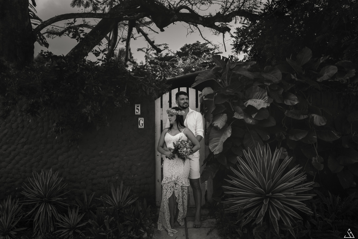 ensaio de pré casameno na praia de Porto de Galinha, Pernambuco. Fotógrafa profissional de casamentos Jessica mendes fotografia faz ensaio na praia com Casal Jordanna e Arnaldo no mês de março. Pre wedding. fotos de casal.