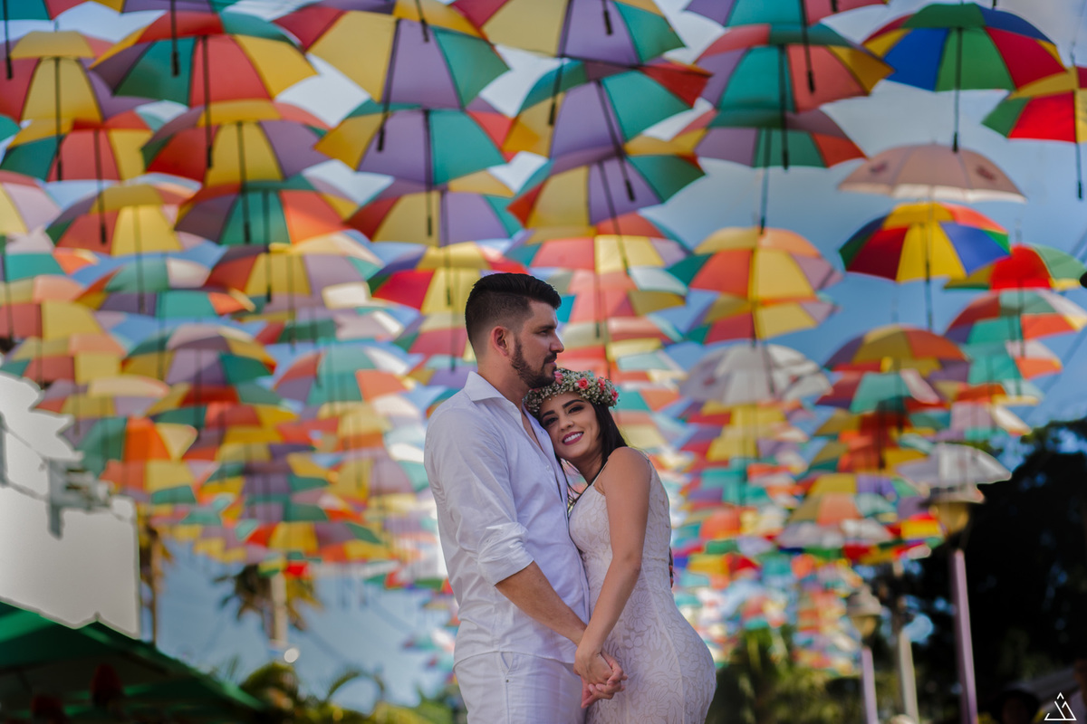 ensaio de pré casameno na praia de Porto de Galinha, Pernambuco. Fotógrafa profissional de casamentos Jessica mendes fotografia faz ensaio na praia com Casal Jordanna e Arnaldo no mês de março. Pre wedding. fotos de casal.