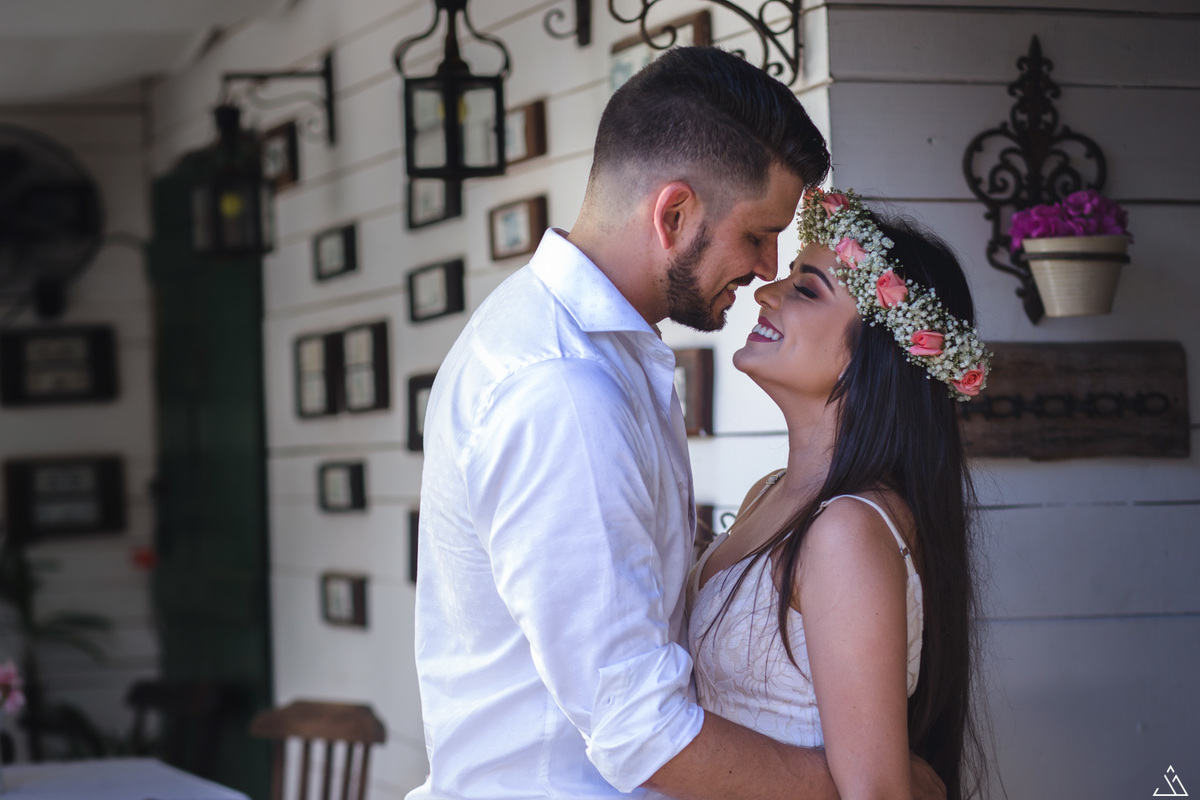 ensaio de pré casameno na praia de Porto de Galinha, Pernambuco. Fotógrafa profissional de casamentos Jessica mendes fotografia faz ensaio na praia com Casal Jordanna e Arnaldo no mês de março. Pre wedding. fotos de casal.