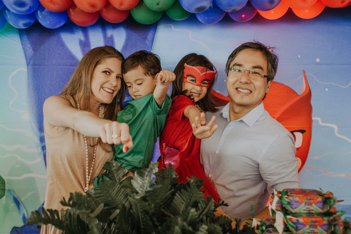 Jessica Mendes fotografia. Fotos da festa de aniversário infantil de 3 e 5 anos de idade de Ana e Fernando. Fotos de criança.