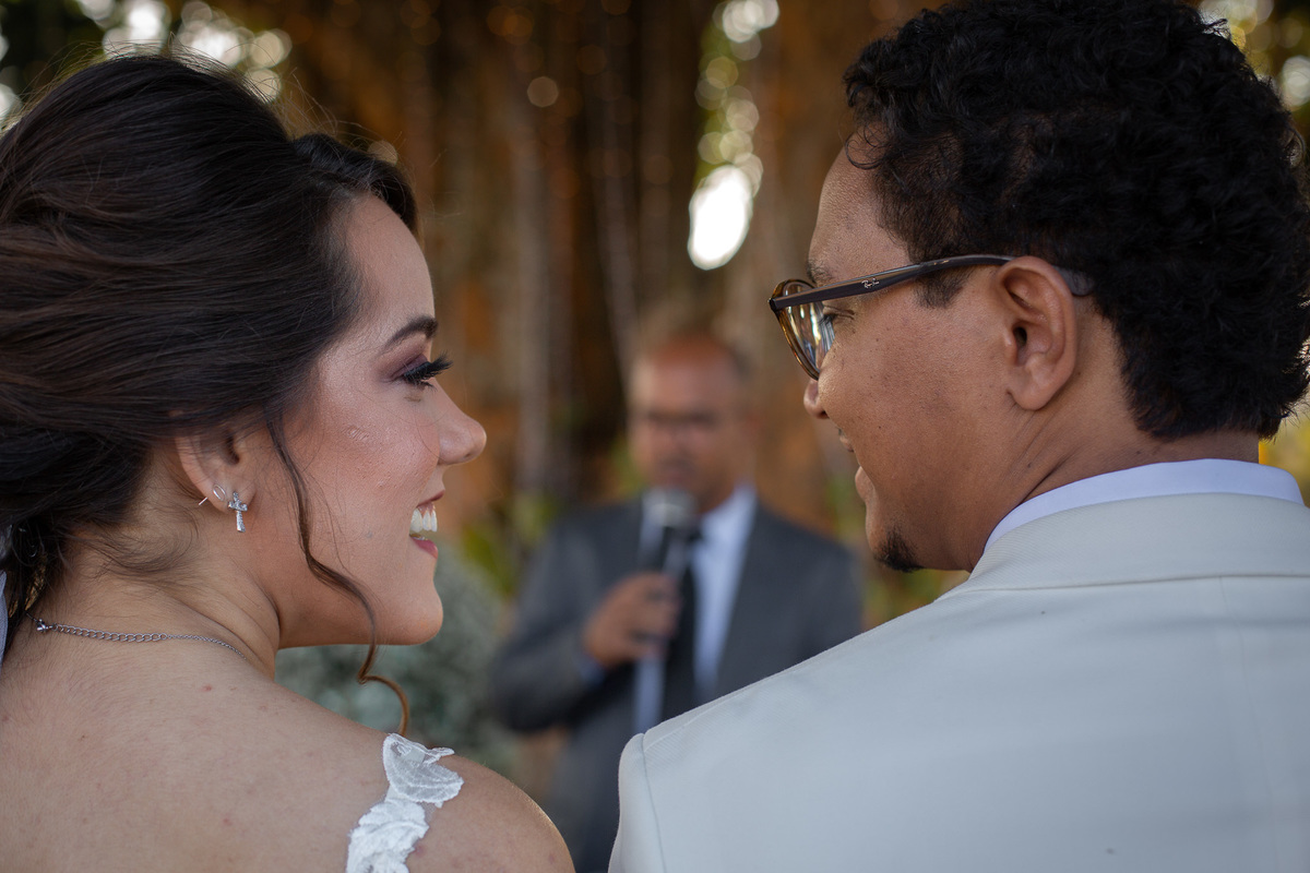 Jessica Mendes fotografia. fotos de  casamento no campo de dia.  Fotógrafa de casamento em Recife e região. Fotógrafo de casamento em Recife, Caruaru e Região. Cerimônia religiosa evangélica no campo.