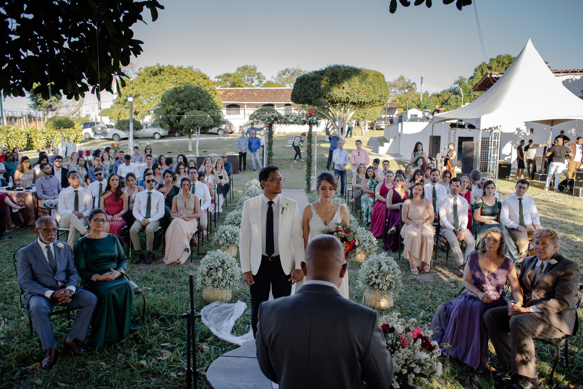 Jessica Mendes fotografia. fotos de  casamento no campo de dia.  Fotógrafa de casamento em Recife e região. Fotógrafo de casamento em Recife, Caruaru e Região. Cerimônia religiosa evangélica no campo