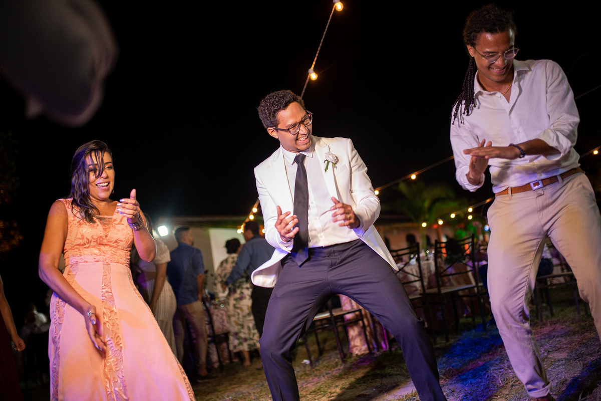 Jessica Mendes fotografia. fotos de  casamento no campo de dia.  Fotógrafa de casamento em Recife e região. Fotógrafo de casamento em Recife, Caruaru e Região. Cerimônia religiosa evangélica no campo