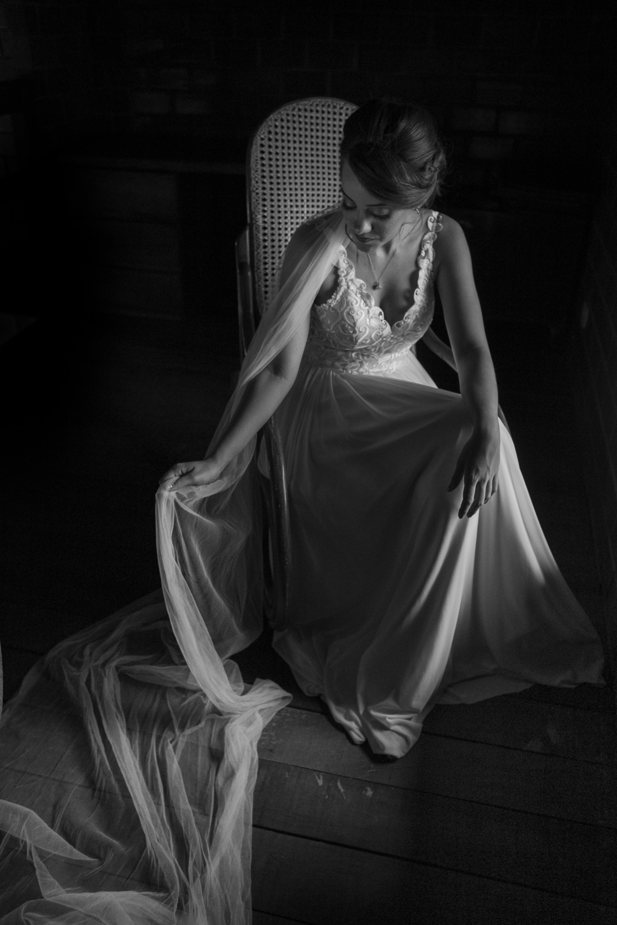 Jessica Mendes fotografia. fotos de  casamento no campo de dia.  Fotógrafa de casamento em Recife e região. Fotógrafo de casamento em Regife, Caruaru e Região. Making of da noiva numa casa de madeira.