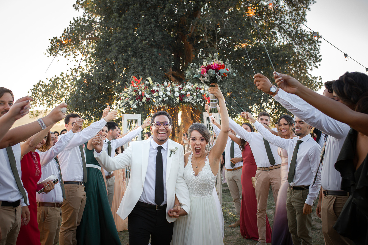 Jessica Mendes fotografia. fotos de  casamento no campo de dia.  Fotógrafa de casamento em Recife e região. Fotógrafo de casamento em Recife, Caruaru e Região. Cerimônia religiosa evangélica no campo