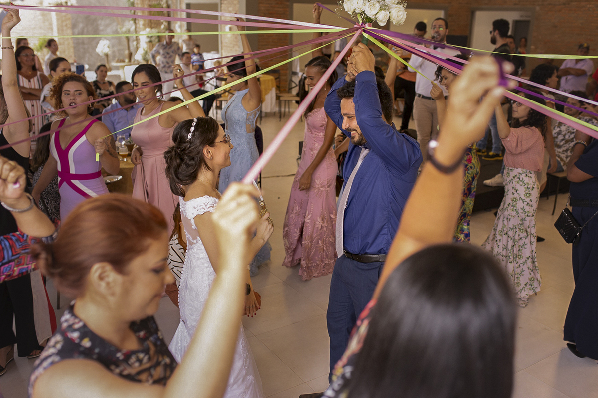 fotografia de casamento. Jessica Mendes fotografia. fotógrafa de casamento em Recife, caruaru e região. Buquê de fitas.