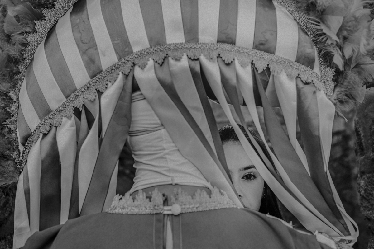 ensaio de casal na cidade de Triundo-PE. Fotos de pré casamento em Pernambuco. Jessica mendes fotografia. Caretas de triunfo- PE no carnaval. Roupa de careta pernambuco.