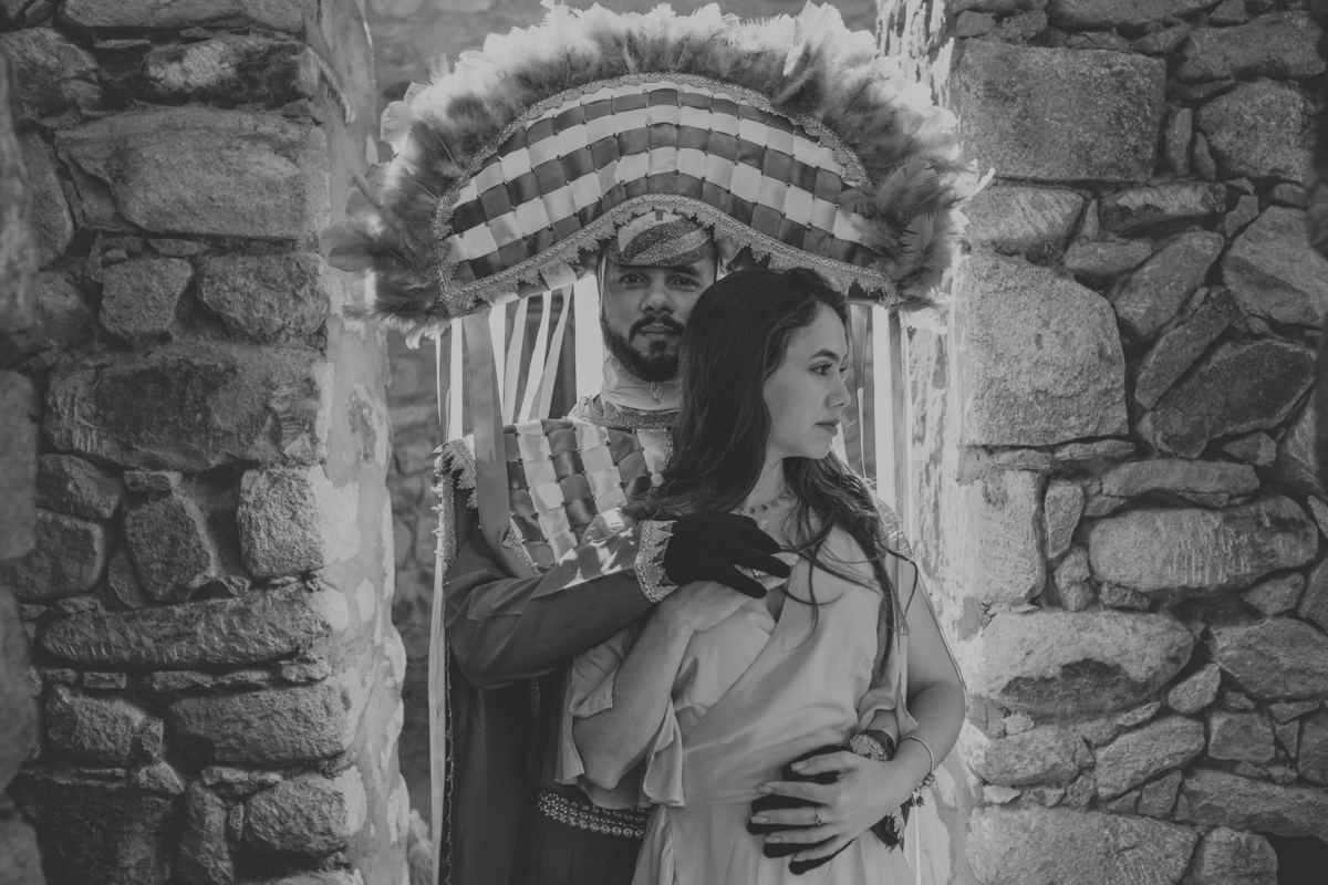 ensaio de casal na cidade de Triundo-PE. Fotos de pré casamento em Pernambuco. Jessica mendes fotografia. Caretas de triunfo- PE no carnaval. Roupa de careta pernambuco.