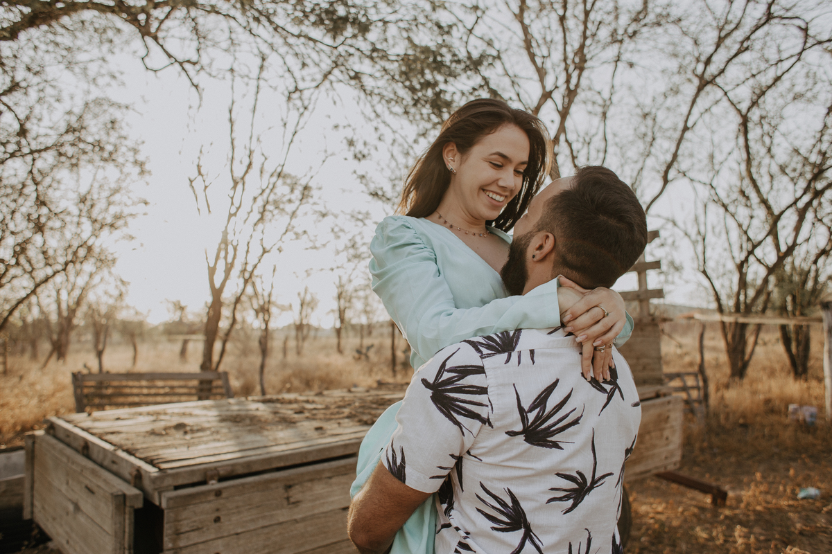 ensaio de casal na cidade de Triundo-PE. Fotos de pré casamento em Pernambuco. Jessica mendes fotografia. fotos de casal na fazenda.