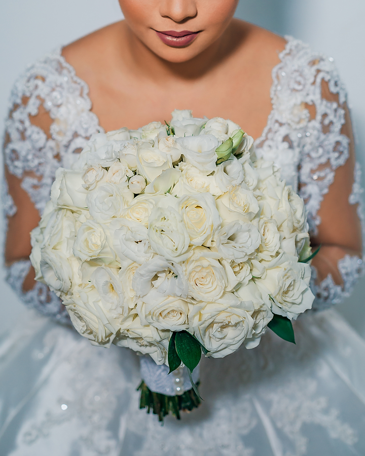 foto de noiva com buquê