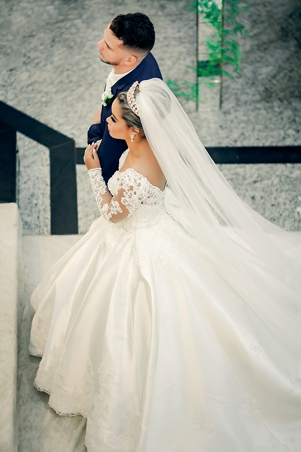 foto dos noivos no altar vista de cima